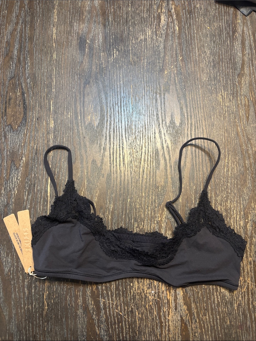Black Lace-Trim scoop medium onyx Bralette NWT